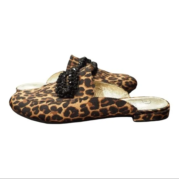Adrianna Papell sz 7 leopard print mule flats w/ buckle of beads