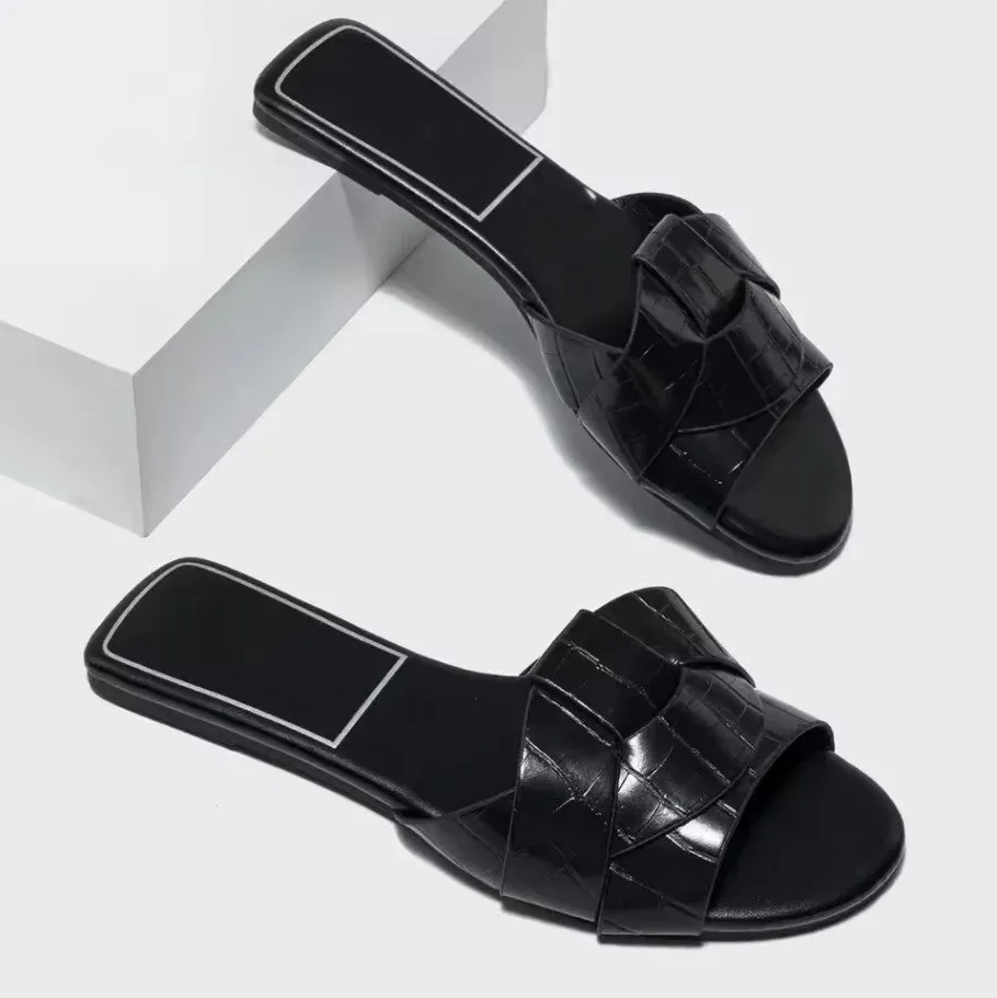Alba Crest Flat Buckle Sandals