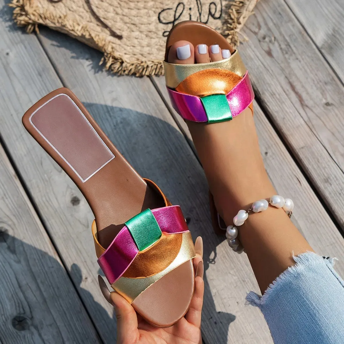 Alba Crest Flat Buckle Sandals