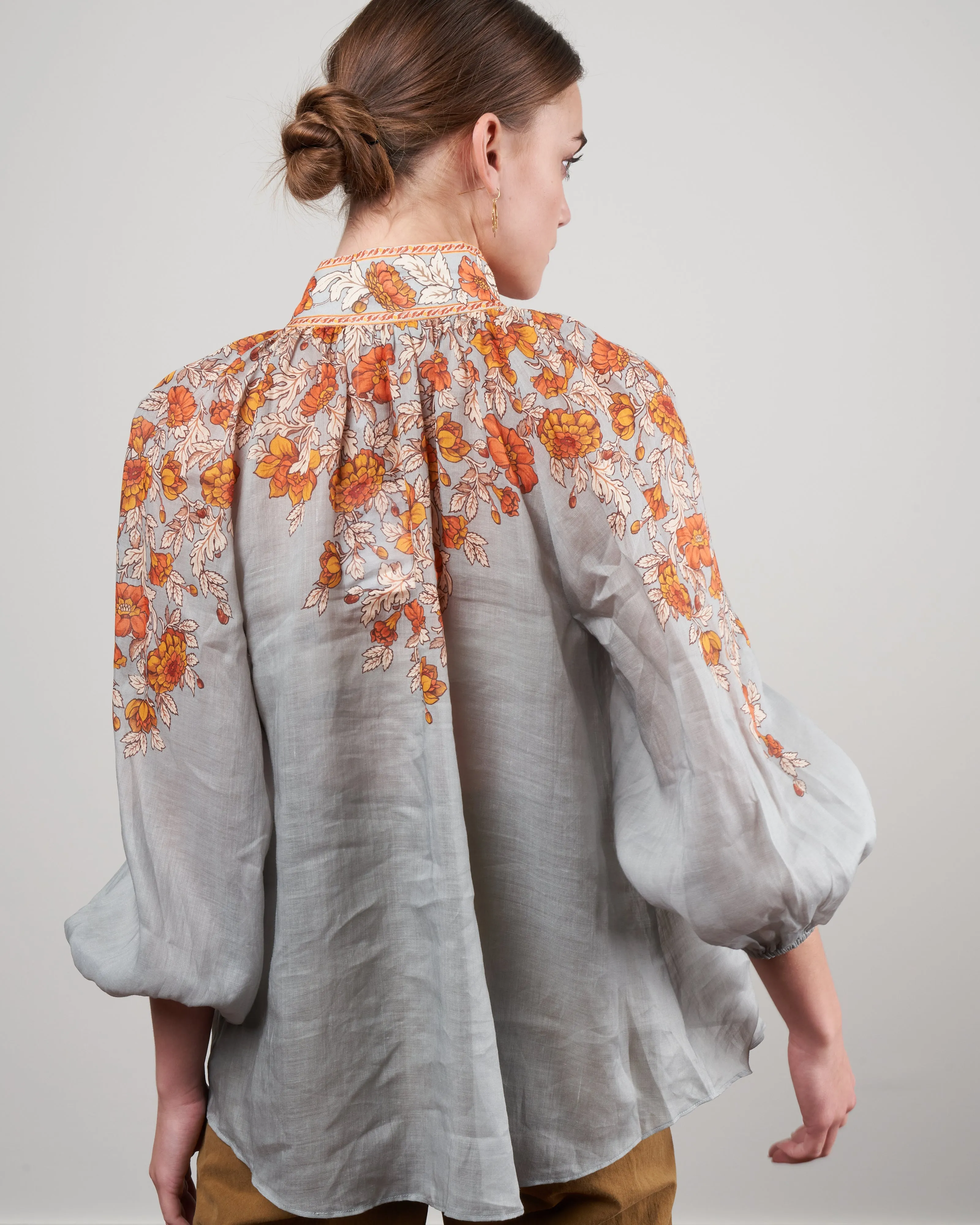 andie billow blouse - dusty blue floral dblf