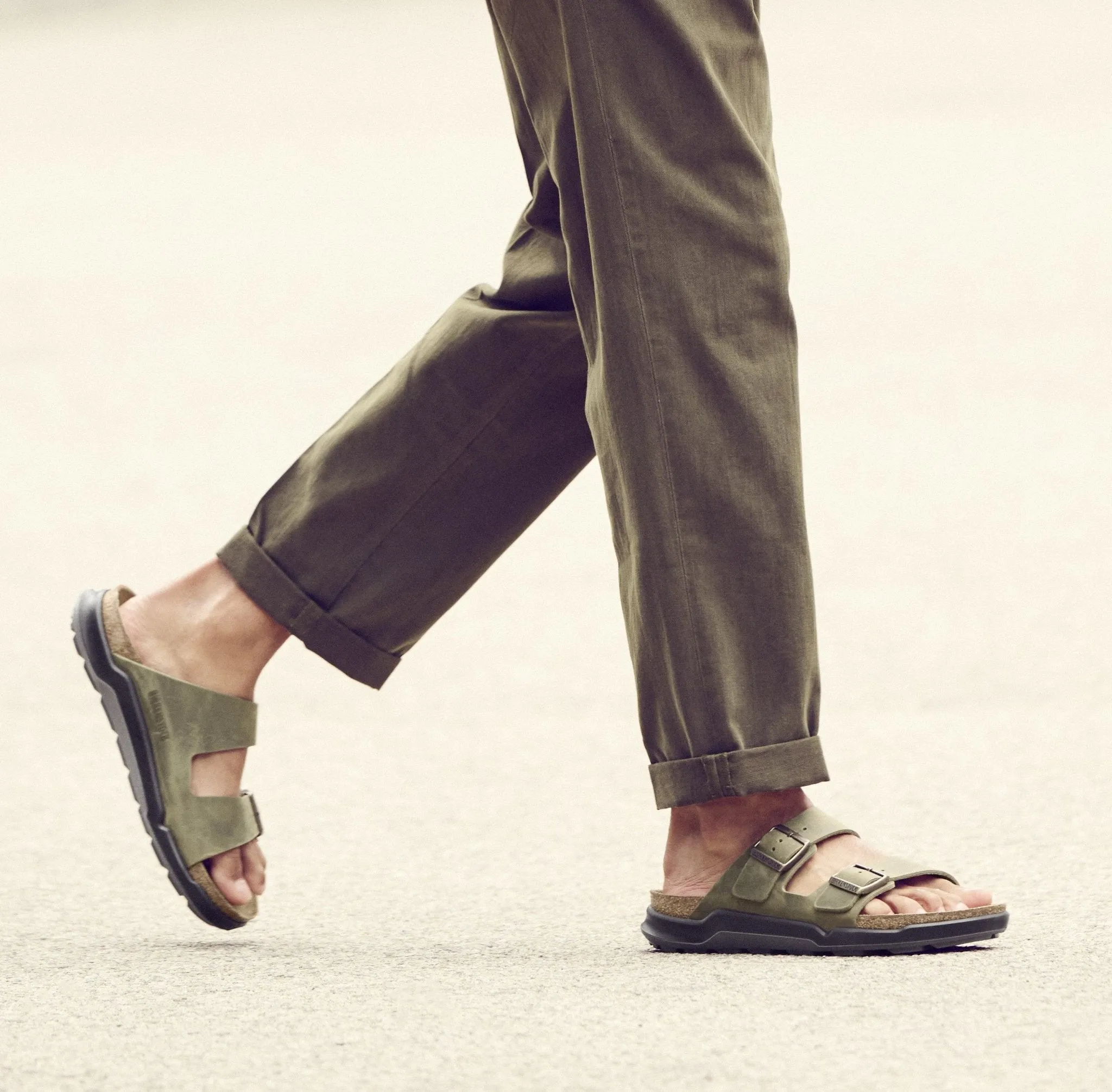Birkenstock Arizona Rugged Sandals - Faded Khaki Oiled Leather | Polyurethane Sole