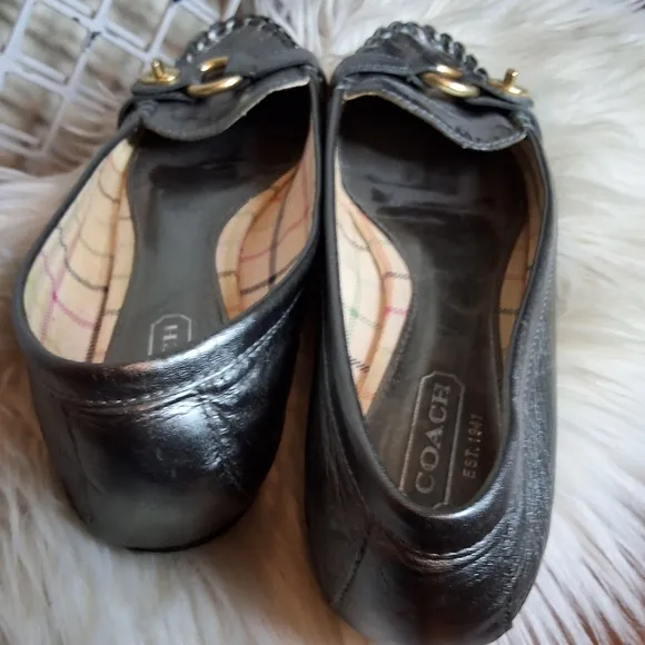 Coach pewter leather kisslock flats 7.5