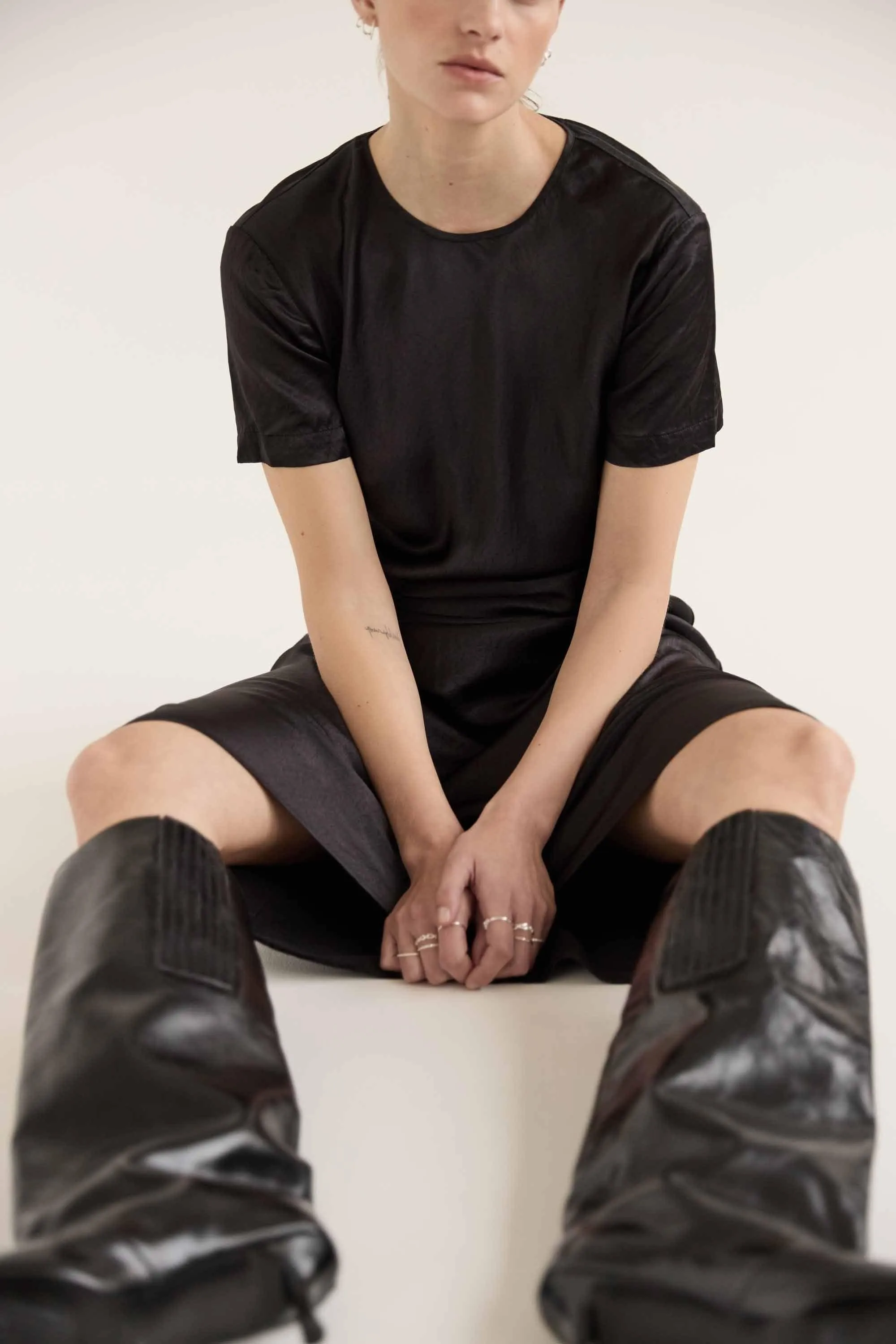 CRUSH BIAS TEE MIDI DRESS | BLACK
