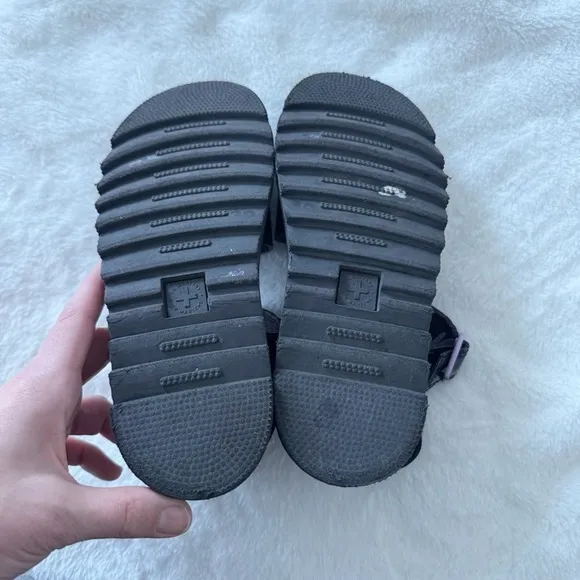 Dr. martens JUNIOR MARLOWE SHIMMER black HEART STRAP SANDALS size 4/5