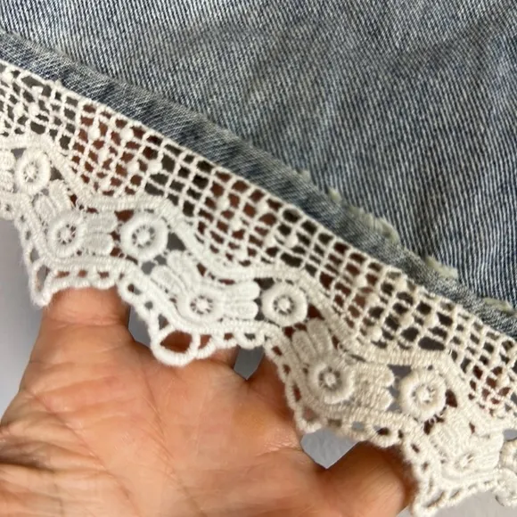 Free People Embroidered Lace Hem 100% Cotton High Waist Festival 28 Jean Shorts