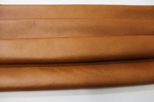 Honey Brown Floater Leather Hide  - Thickness: 1.6-1.8 mm/ 4 - 4.5oz / Size 18 SqFt - Honey Cowhide