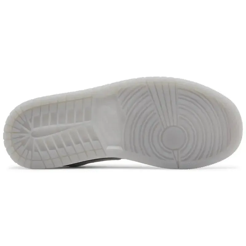 Jordan 1 Low SE Metallic Silver (W)