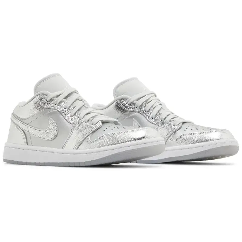 Jordan 1 Low SE Metallic Silver (W)