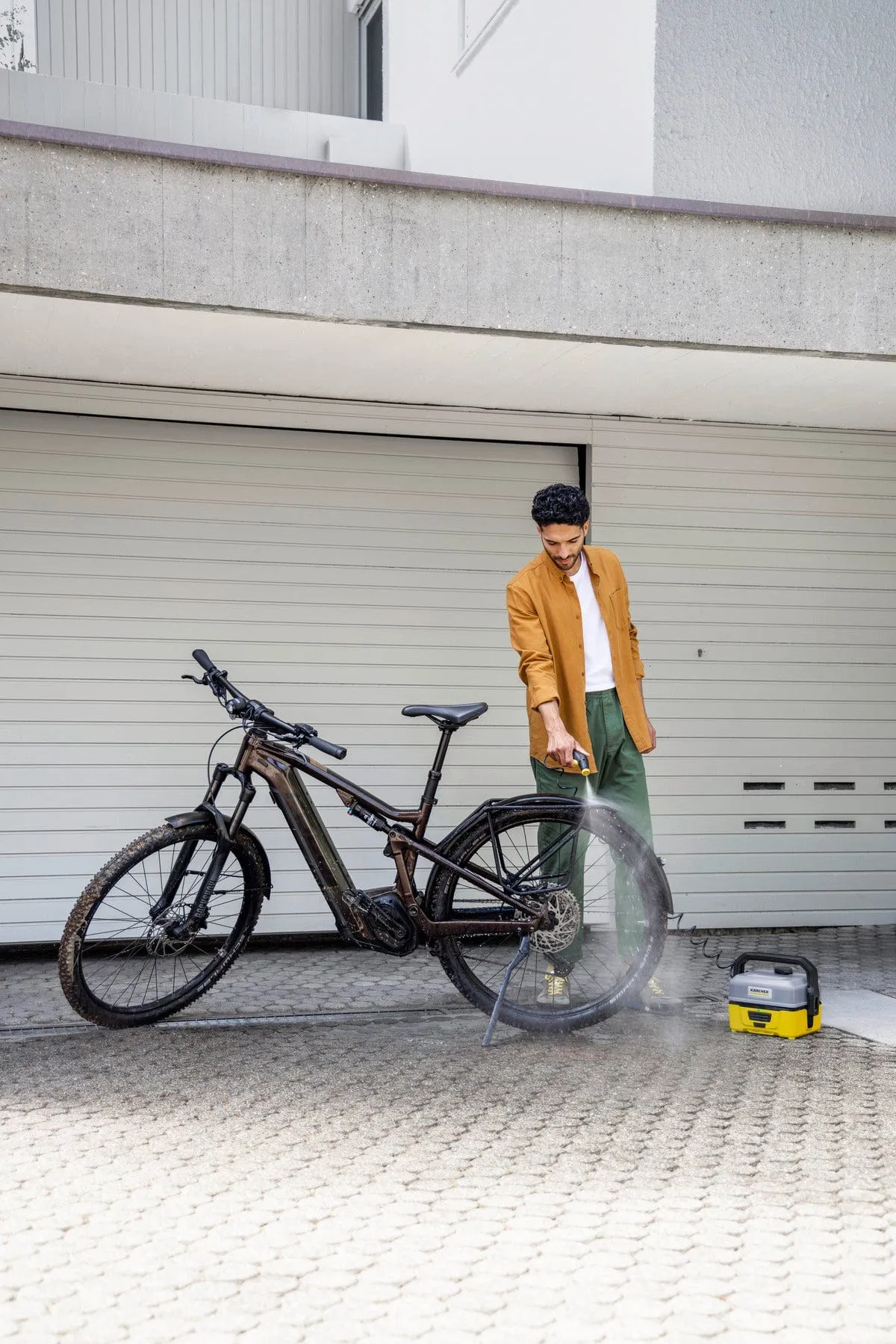 Karcher Mobile Outdoor Cleaner OC 3 1.680-015.0