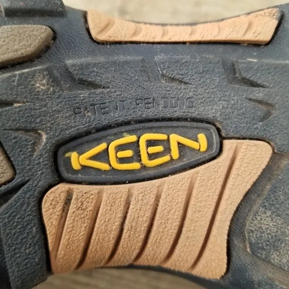 Keen Newport H2 Leather and Polyester Webbed Water Hiking Sandals 8
