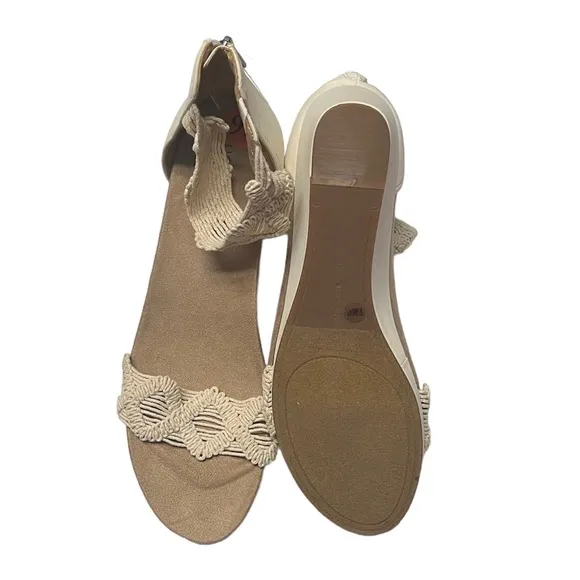 NEW Lucky Brand Kaydyn Crochet Wedge Sandals size 9.5 Beige