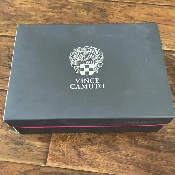 NIB Vince Camuto suede boots black 7.5