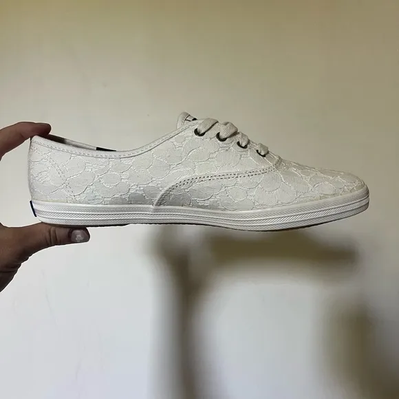 NWOB Keds champion white lace sneakers