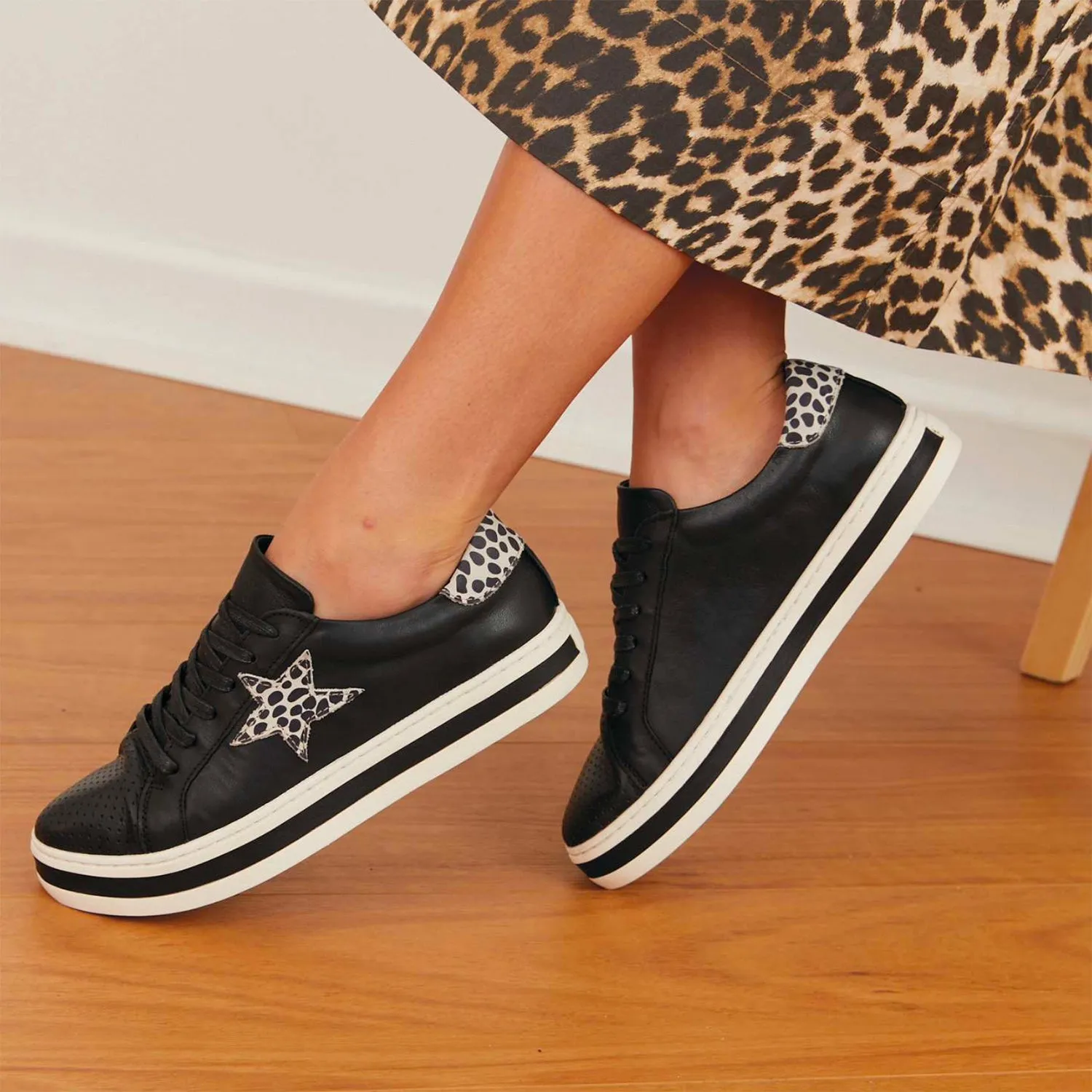 Pixie Leather Sneaker - Black - AE3