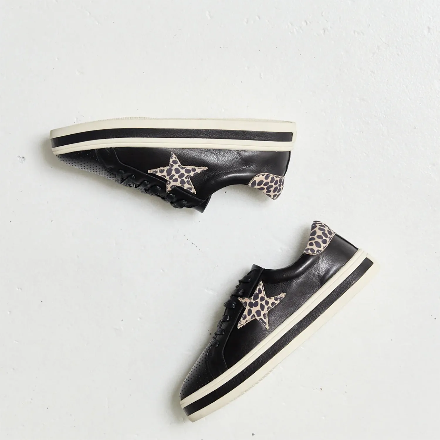 Pixie Leather Sneaker - Black - AE3