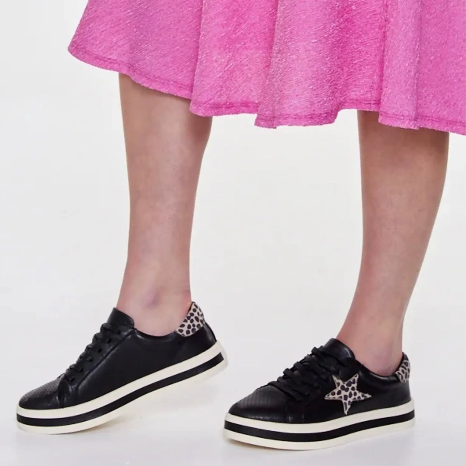 Pixie Leather Sneaker - Black - AE3