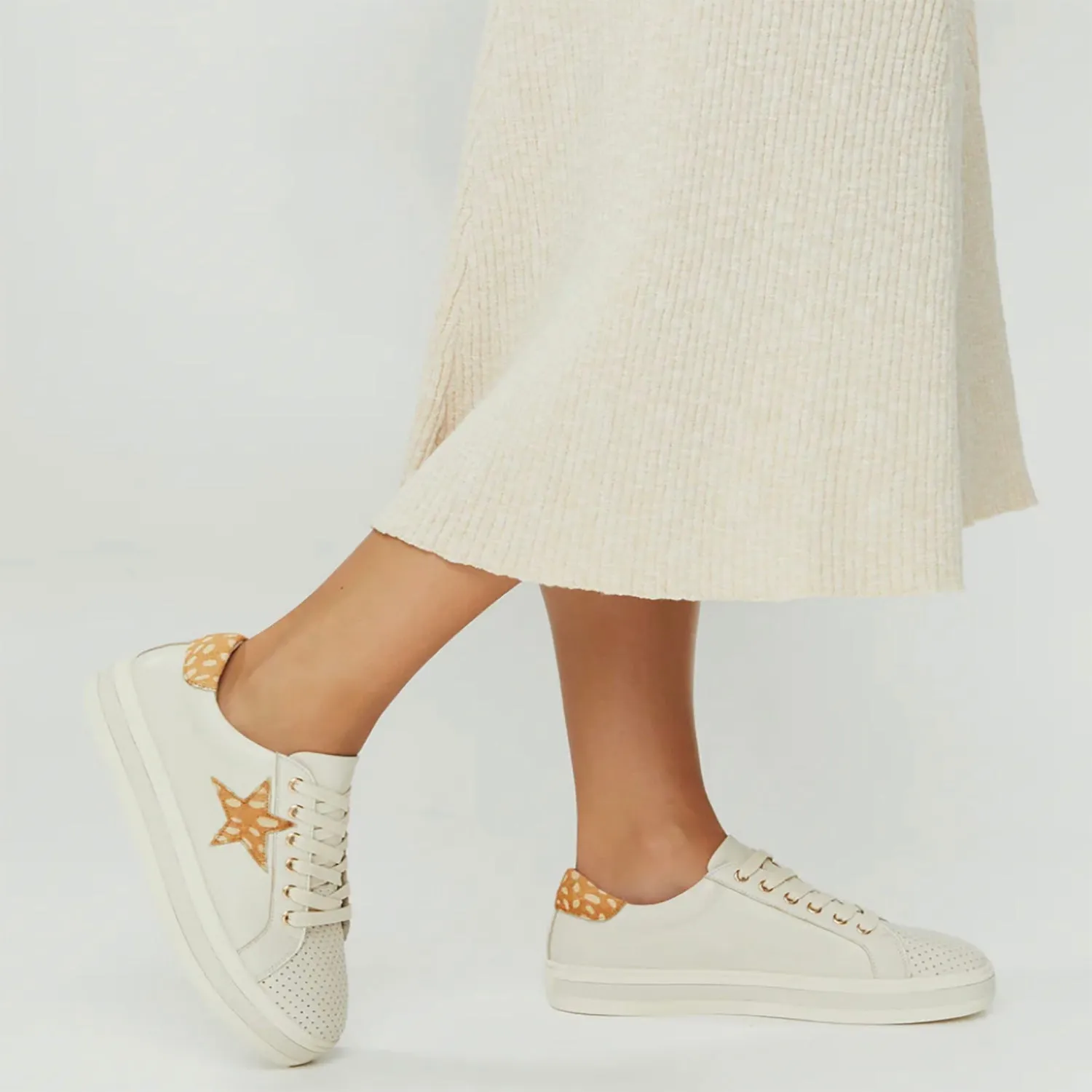 Pixie Leather Sneaker - Cream - AE3