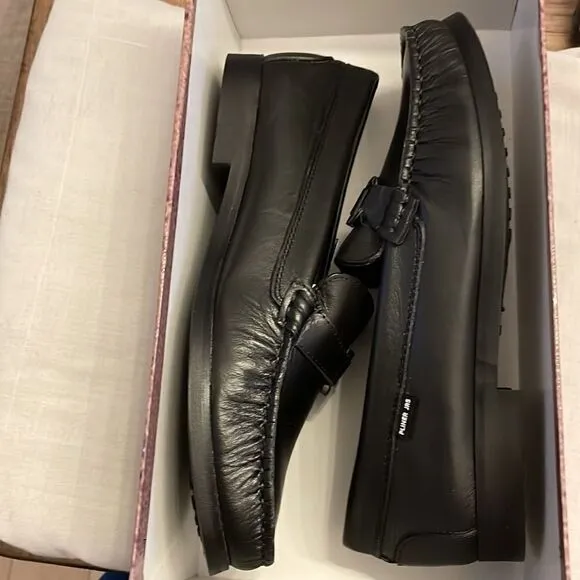 PLINER JRS BLACK LEANED LOAFERS.  HORSESHOE BUCKLE.  NEW IN BOX