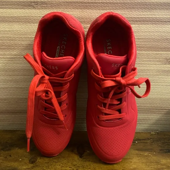 Skechers Street Los Angeles Women’s Red Sneakers Air Cooled Memory Foam Red 9.5