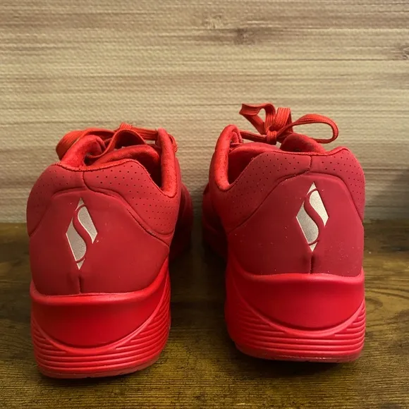 Skechers Street Los Angeles Women’s Red Sneakers Air Cooled Memory Foam Red 9.5
