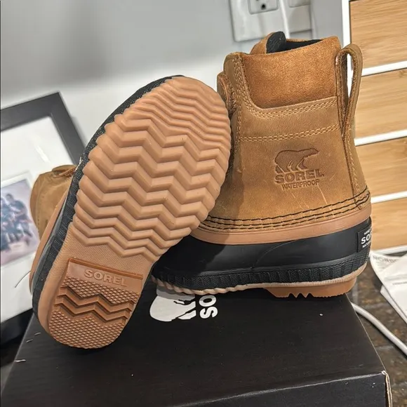 Sorel Cheyanne Boots Brown and Black