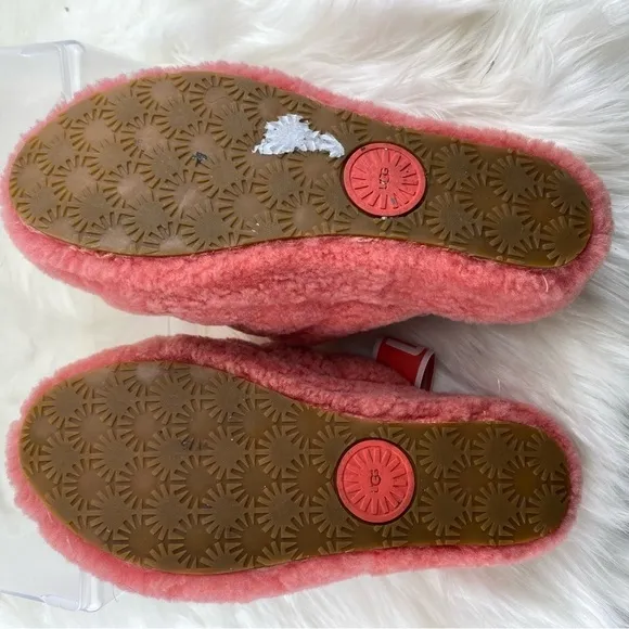 UGG SANDALS