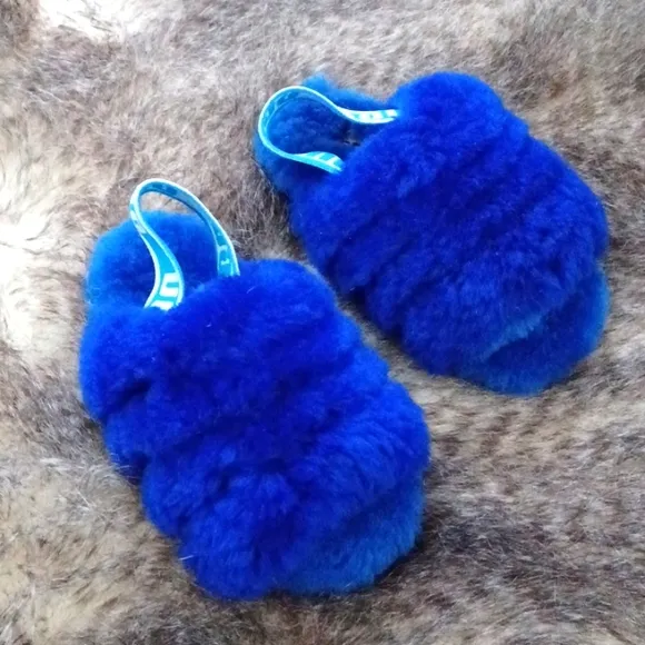 UGG SANDALS