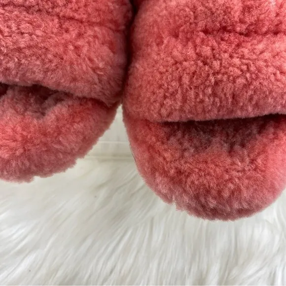 UGG SANDALS
