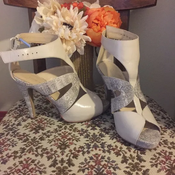 WORN ONCE - Nine West Peppino Heeled Sandals
